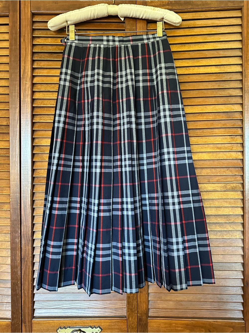 Vintage 1980s Burberrys Designer Navy, Gray & Red Pleated Wool Skirt size 4 - Picture 6 of 12